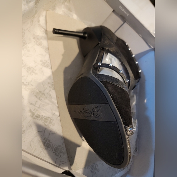 FERGIE Decoy Pumps Size 11 BNWT - Picture 8 of 14